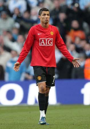 OMG官方：签下中单选手haichao；打野Tianzhen等4人离队